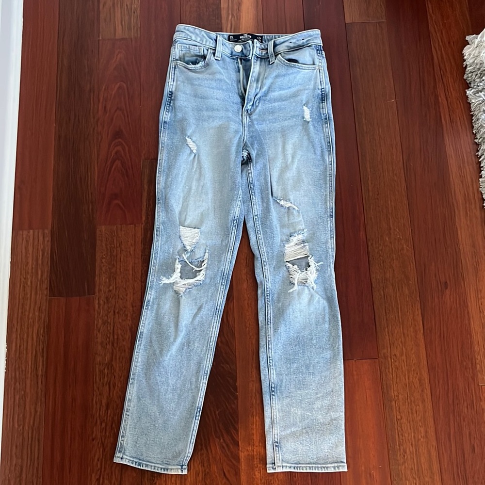 Hollister Ultra high rise mom jean